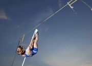 JackeyLove在利物浦比赛中刷新纪录，出色防守引发热议！赢得满堂喝彩